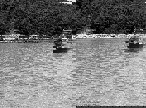 Ancoraggio nella baia sull'isola di Silba